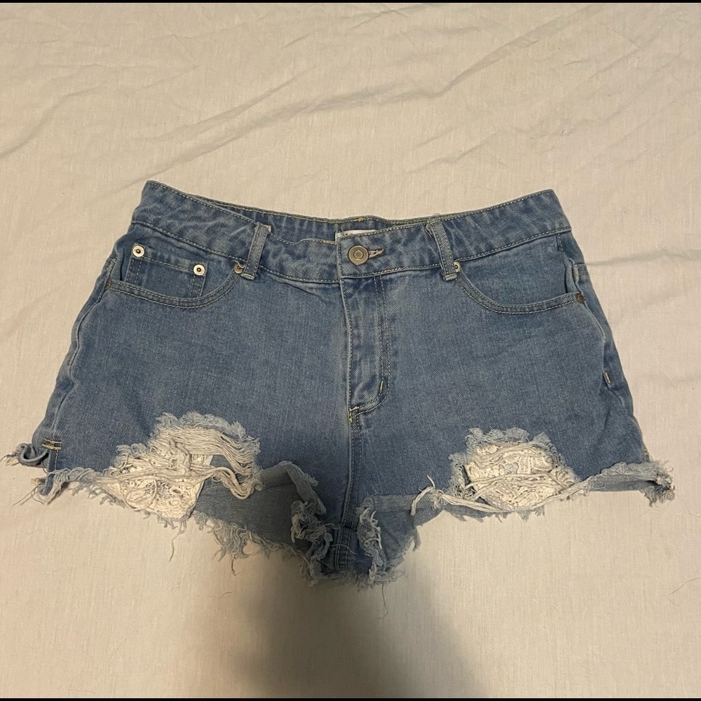 NWOT Hot Kiss Womens Jean Shorts High Rise Shortie Distressed Raw Hem lace